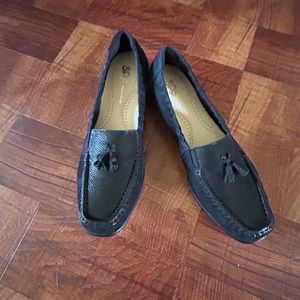 SAS. Woman’s black Loafers Sz 8.5 N.